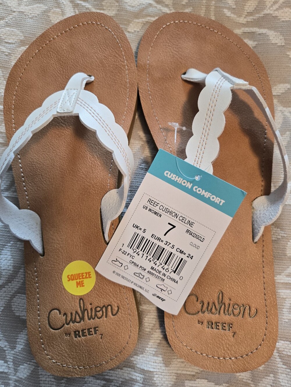 Reef Women's White Scalloped Thong Sandals with Tan Footbed